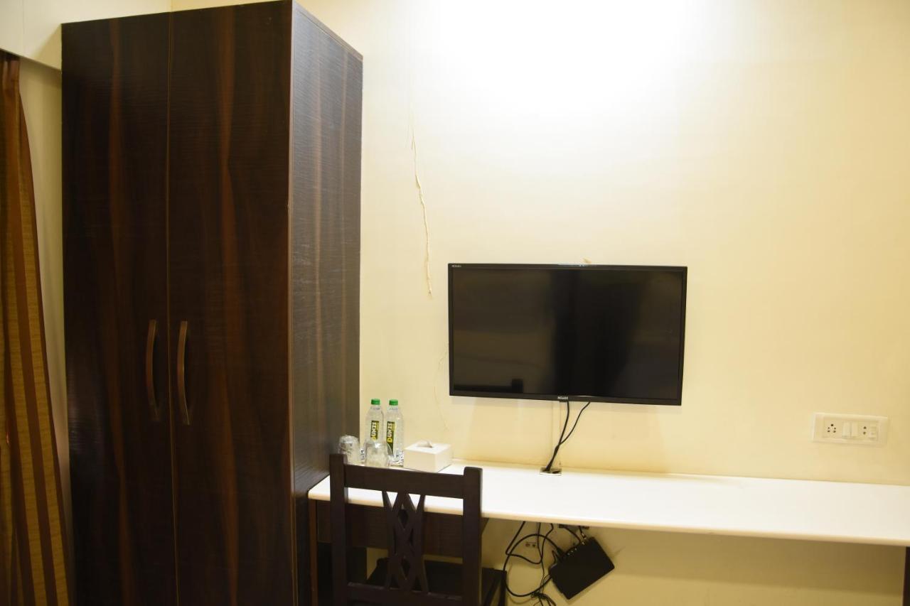 Hotel Galaxy Comforts Mumbai Exterior foto
